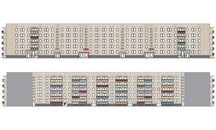 Fünfetagiger Plattenbau mit bunten Balkonen an der Hofseite